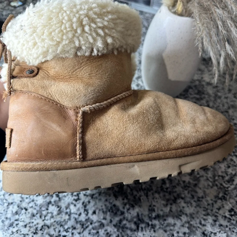 UGG Krista Bell Lace Up Boots Tan Shearling Winter Boots Size 8